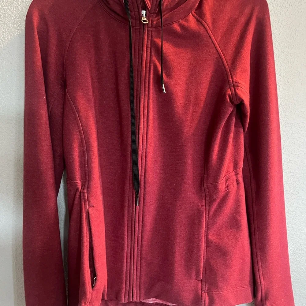 Lululemon take ten hoodie. Sz 6. Cranberry - Picture 5 of 8